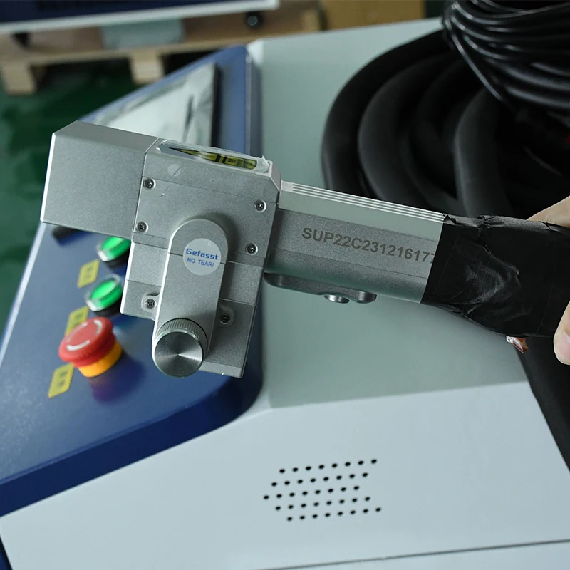 SUP22C ハンドヘルドレーザー洗浄ヘッド 新型3000W - Industrial Laser Removal のレビューと価格
