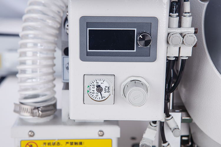 JTK8F-90AJ工業用スマートパターン縫製機自動CNCコ - Industrial Laser のレビューと価格